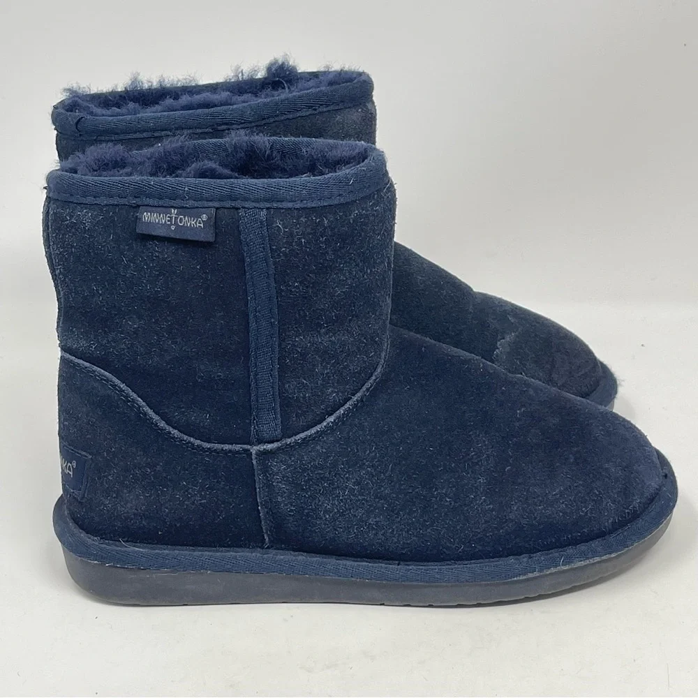 Minnetonka Olympia Boots Womens 6 Blue Suede Ankle Sheepskin Wool Lined Winter
